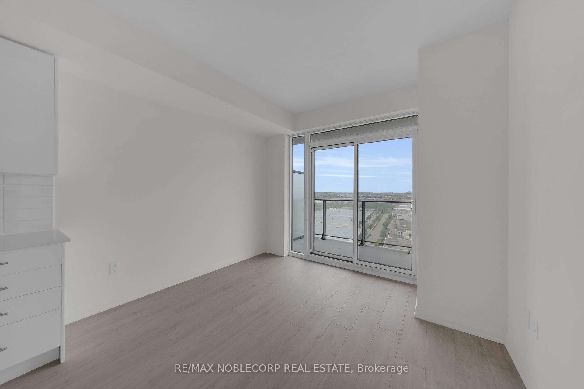 1 Bedroom Co-op at 8960 Jane, Vaughan For sale