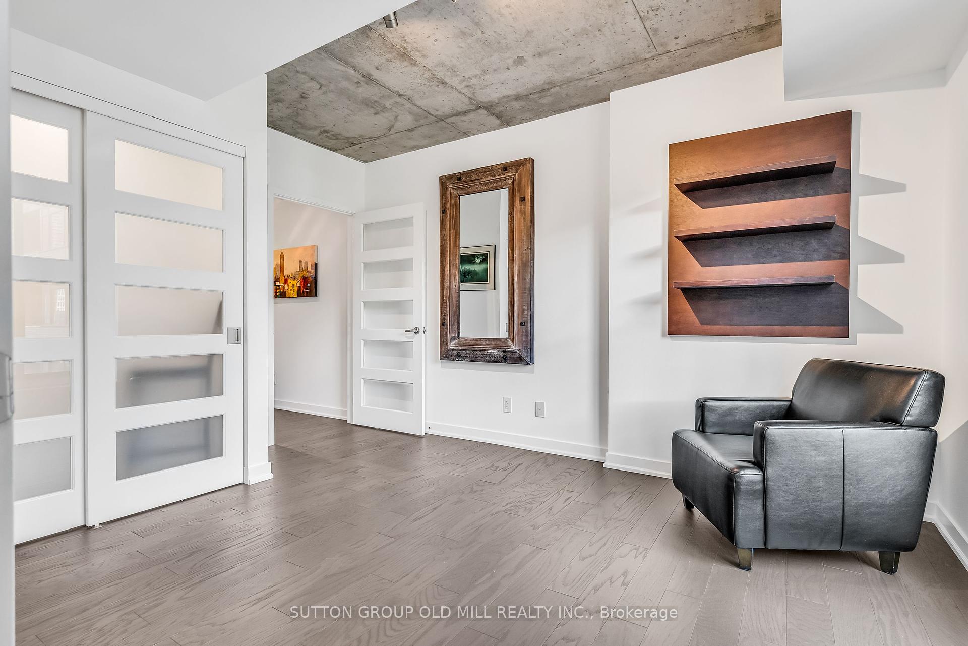 2 Bedrooms Condo at 400 Wellington, Toronto For sale