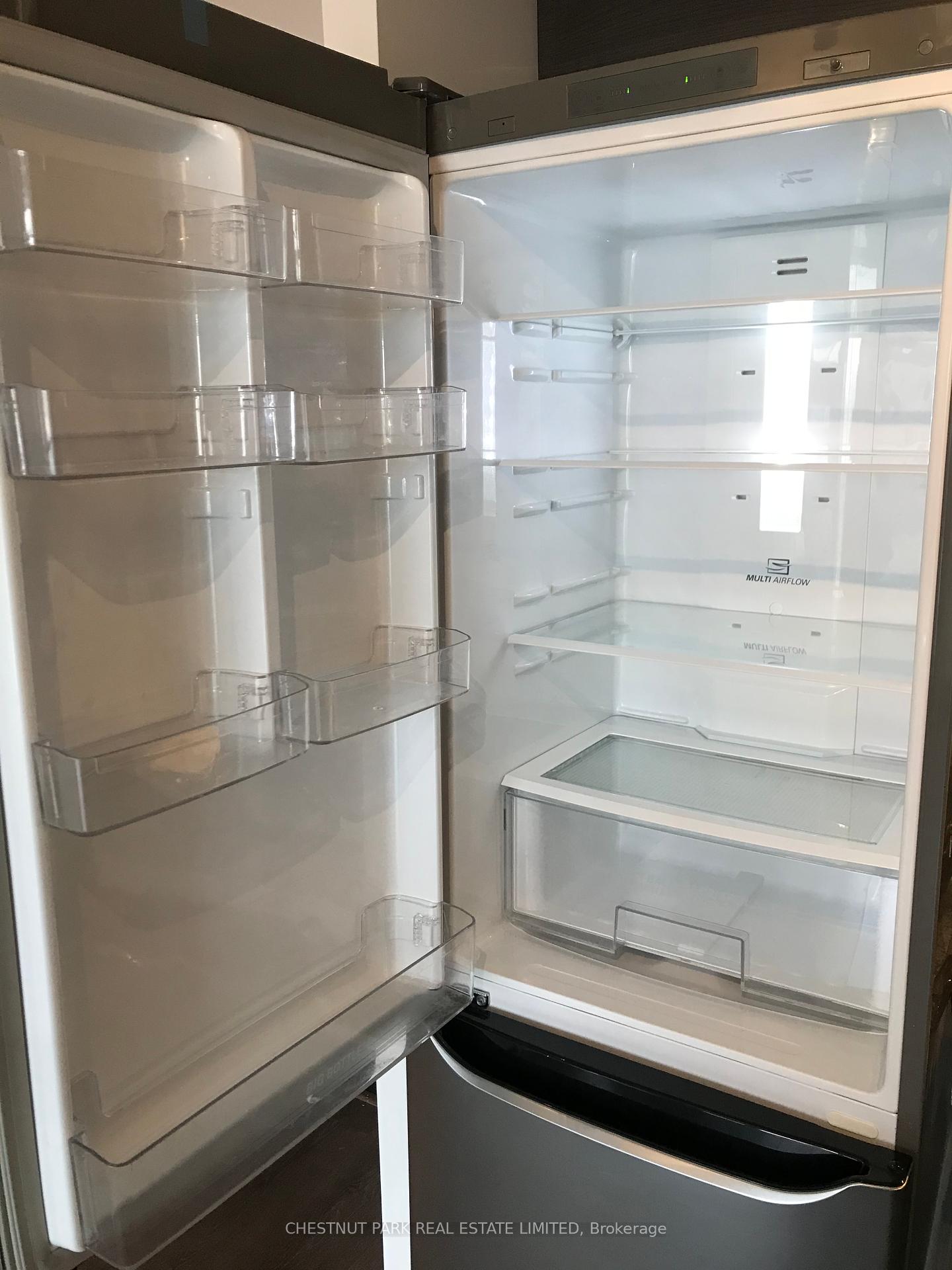 2 Bedrooms Condo at 36 Lisgar, Toronto For sale