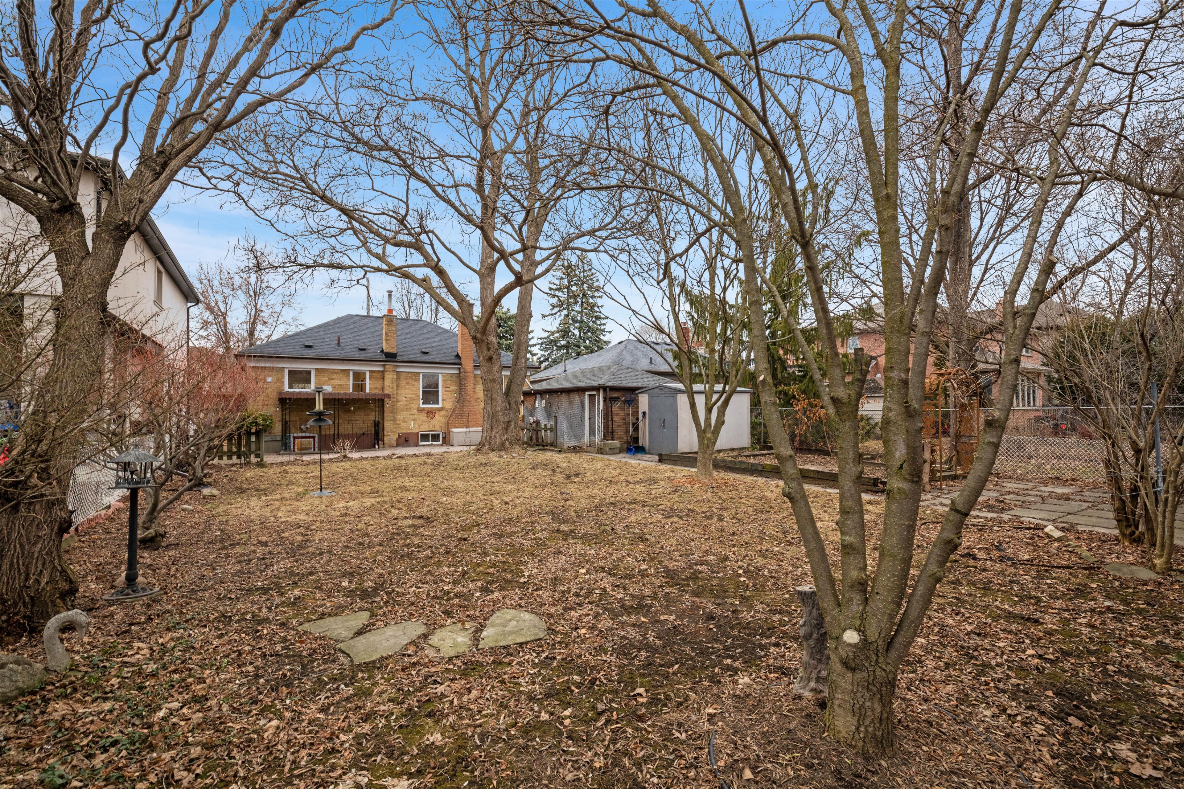 371 Hounslow Avenue