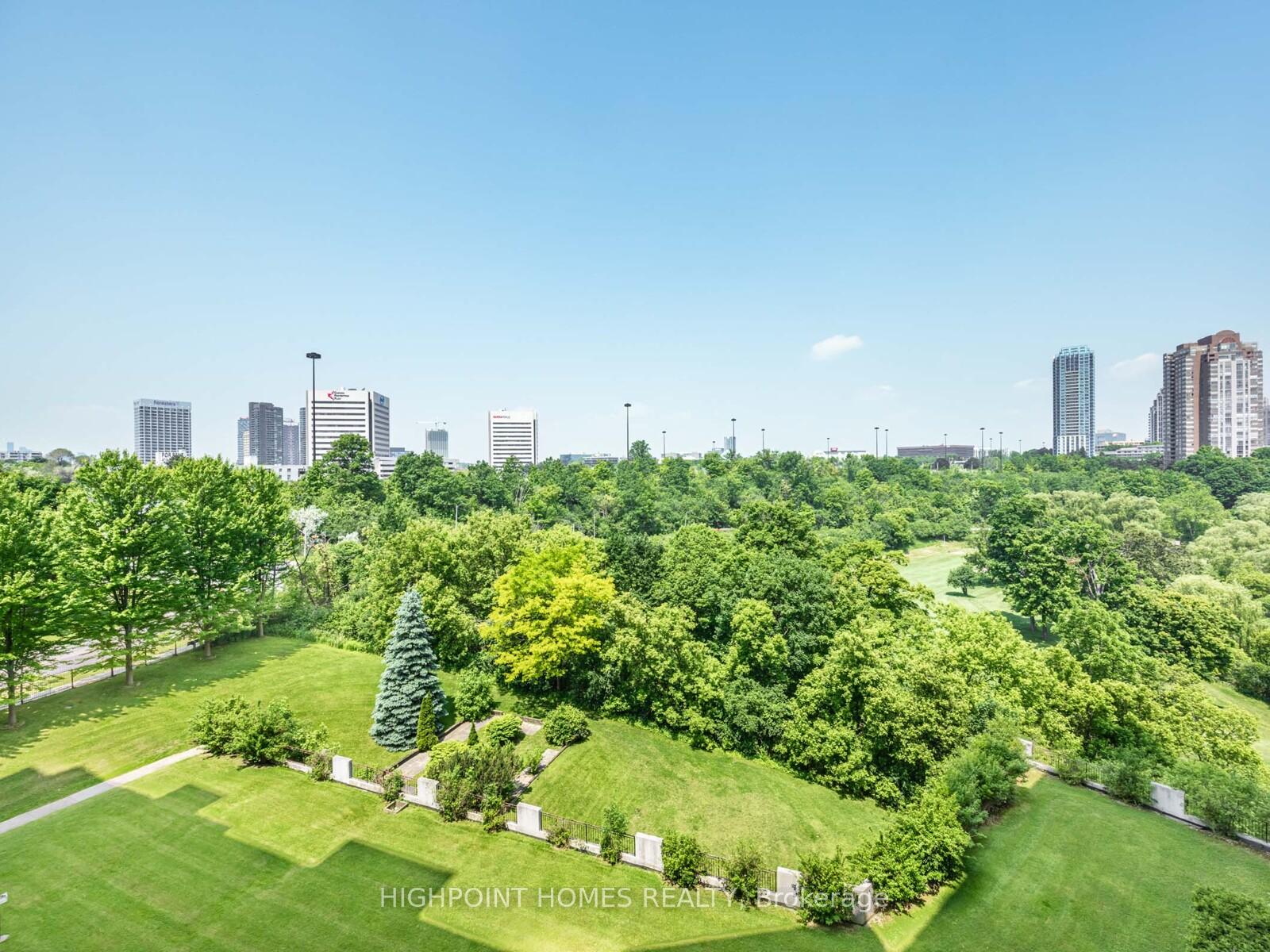 3 Bedrooms Condo at 10 Edgecliff, Toronto For sale
