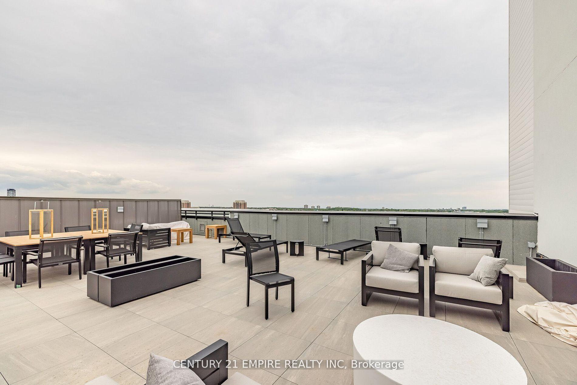 2 Bedrooms Condo at 95 Dundas,  Oakville For sale