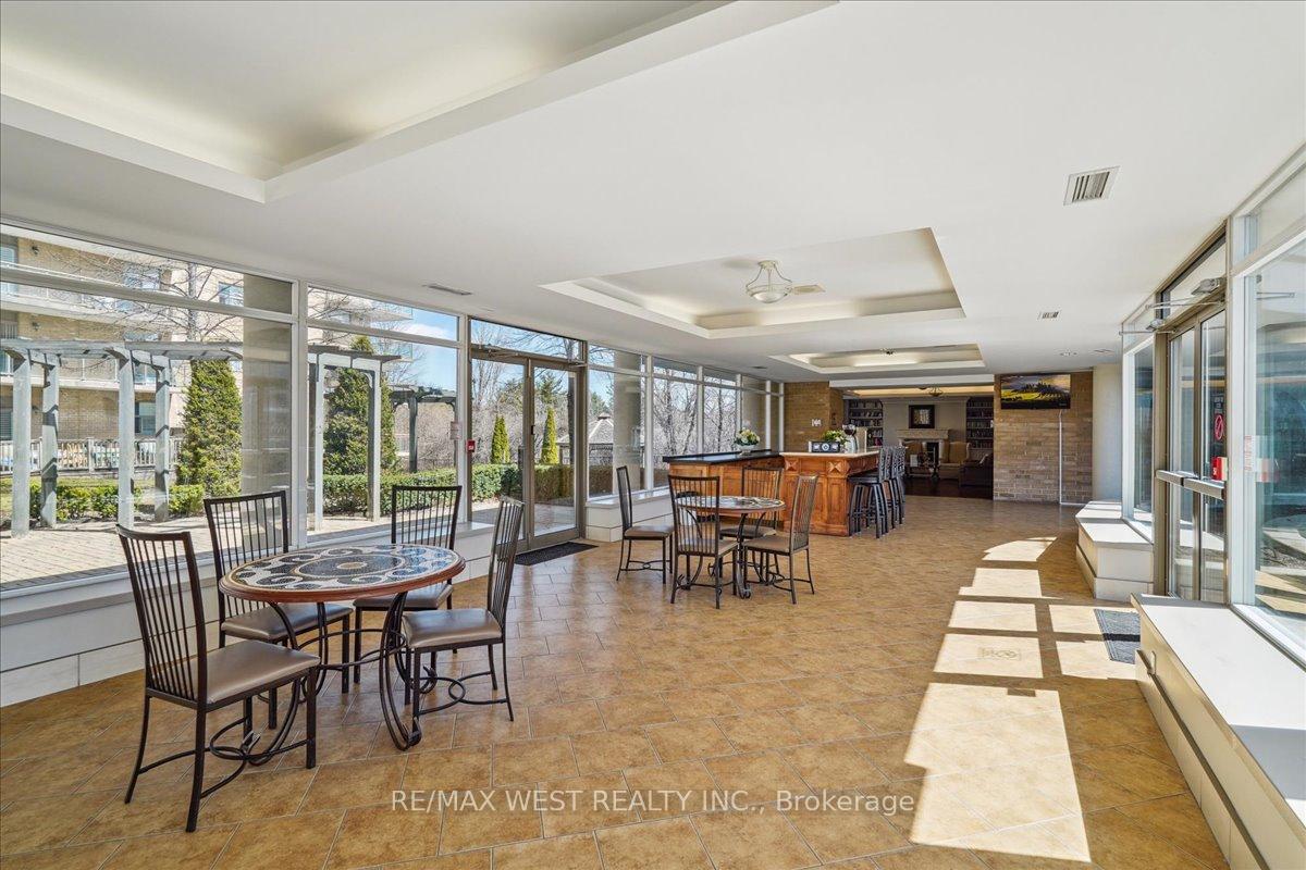 2 Bedrooms Condo at 2502 Rutherford, Vaughan For sale
