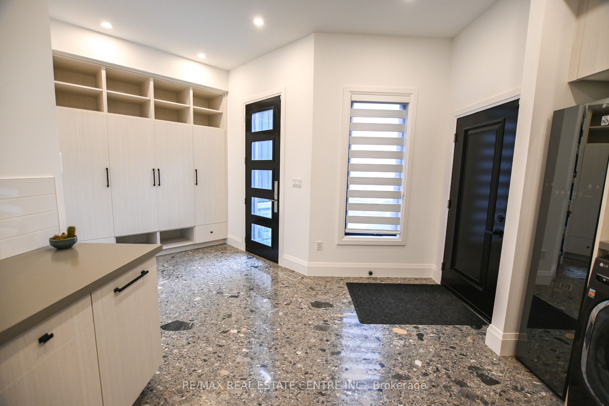 7325 Sunset Place, #3