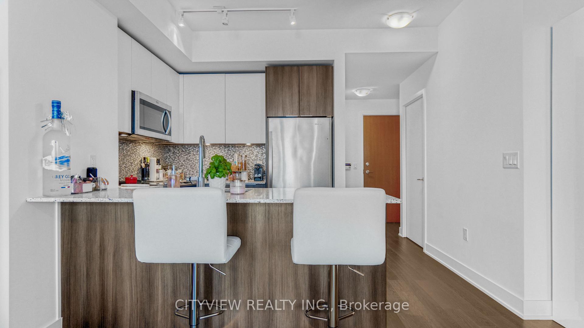 2 Bedrooms Condo at 20 Shore Breeze, Toronto For sale