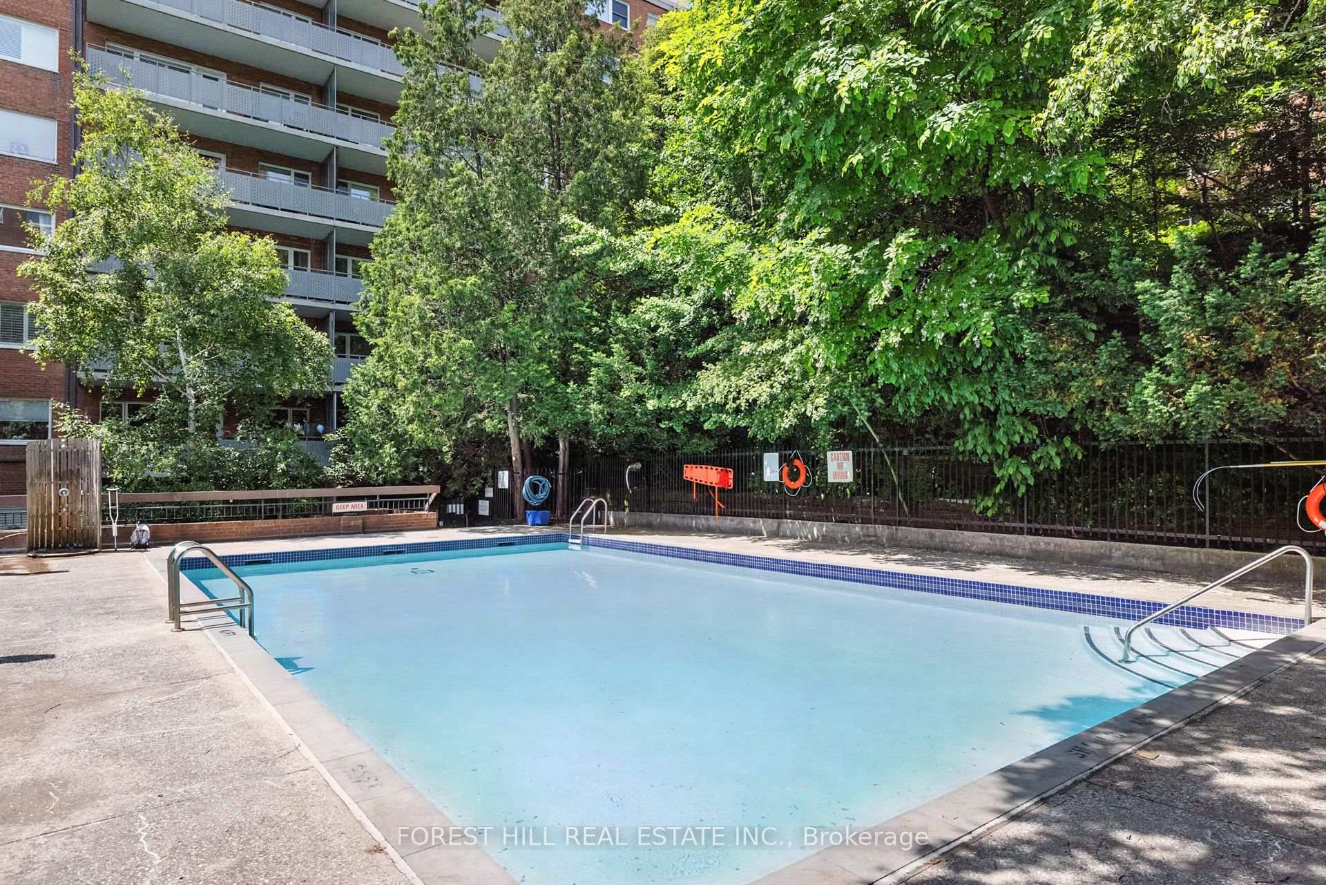 Co-op at 21 Dale, Toronto For sale