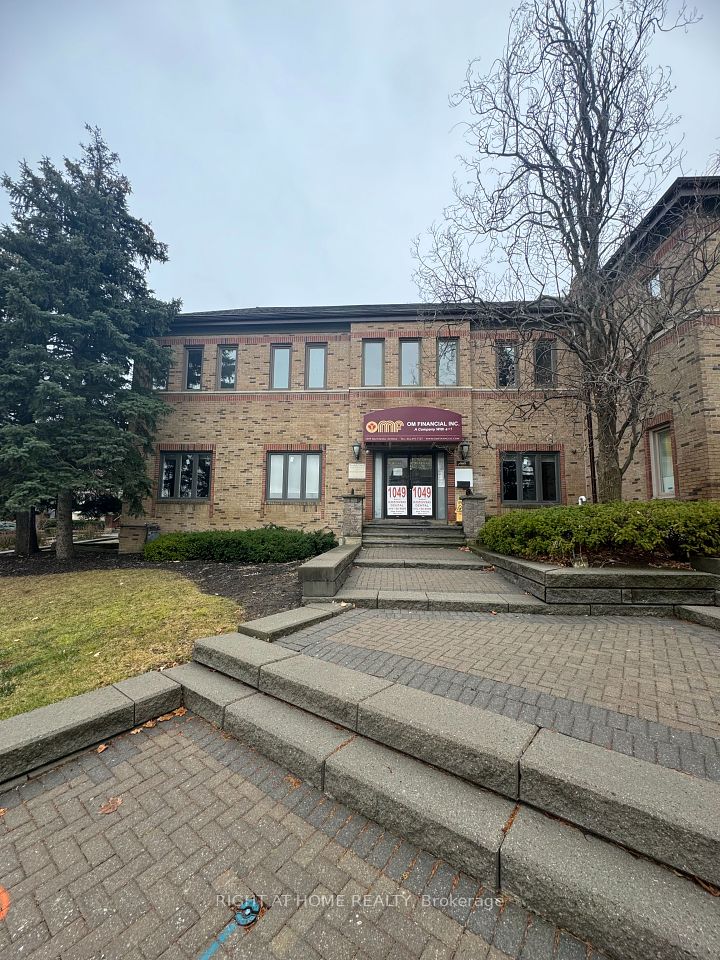 1049 McNicoll