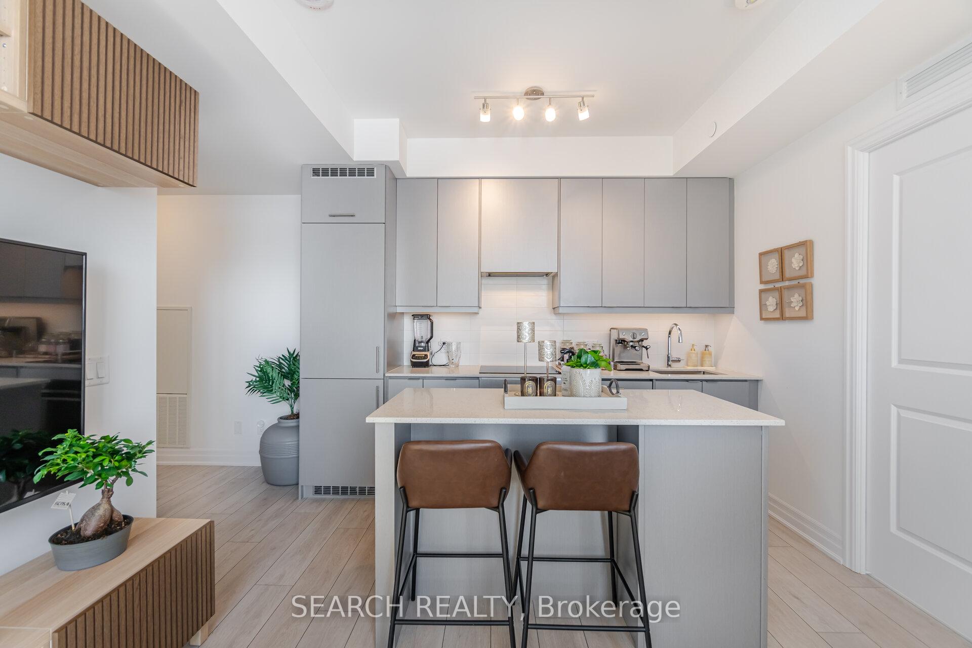 2 Bedrooms Condo at 30 Elm, Mississauga For sale