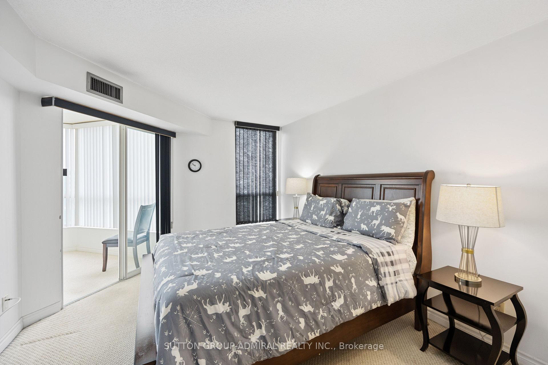 3 Bedrooms Condo at 4460 Tucana, Mississauga For sale