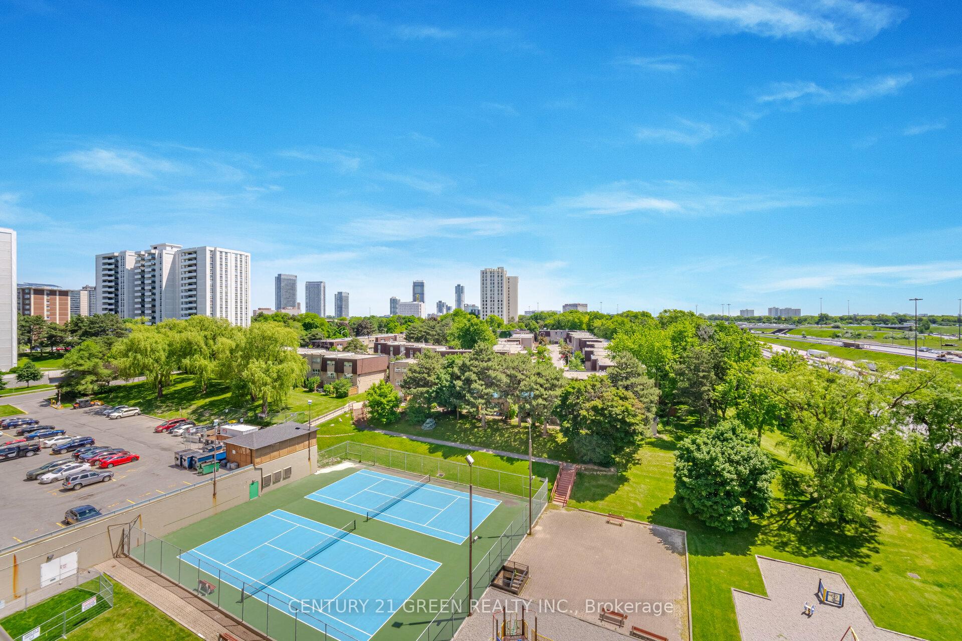 4 Bedrooms Condo at 5 Parkway Forest,  Toronto For sale