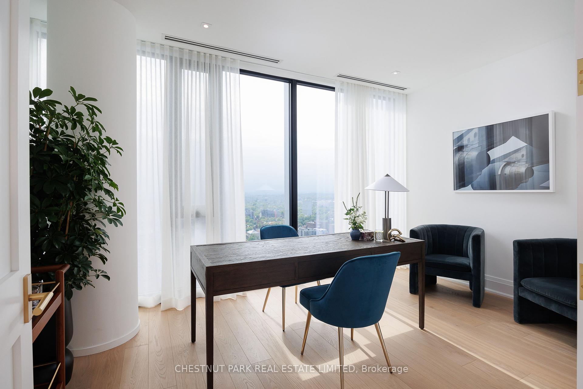 4 Bedrooms Condo at 200 Cumberland,  Toronto For sale