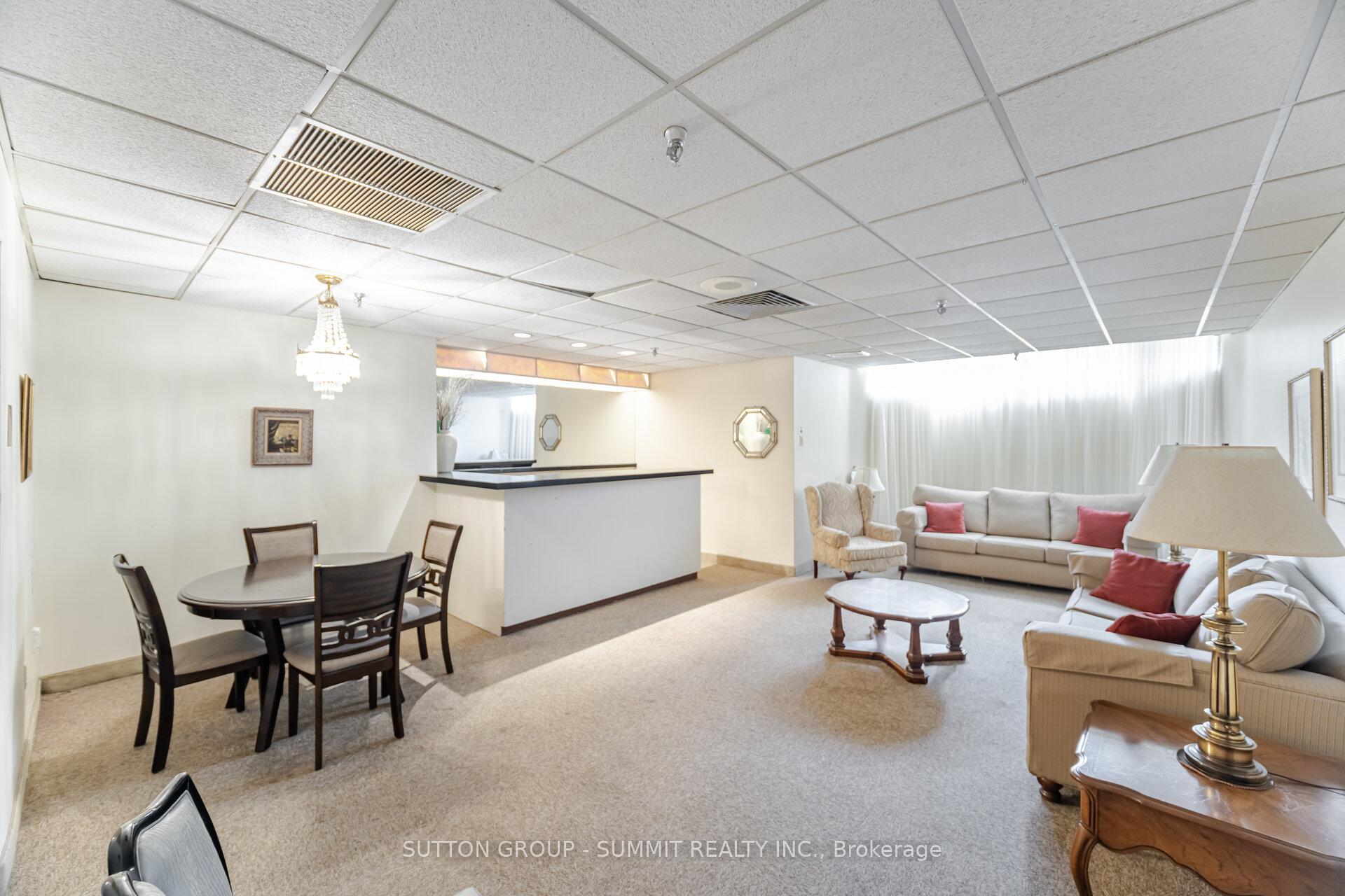 3 Bedrooms Condo at 1333 Bloor, Mississauga For sale