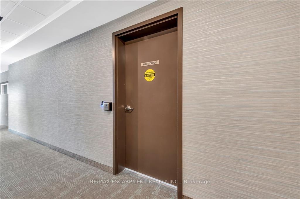 1 Bedroom Condo at 460 Dundas,  Hamilton For sale