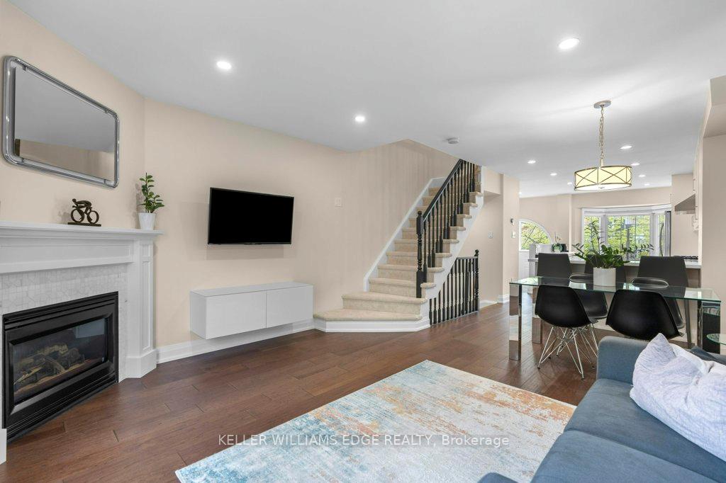 2 Bedrooms Condo at 3480 Upper Middle, Burlington For sale