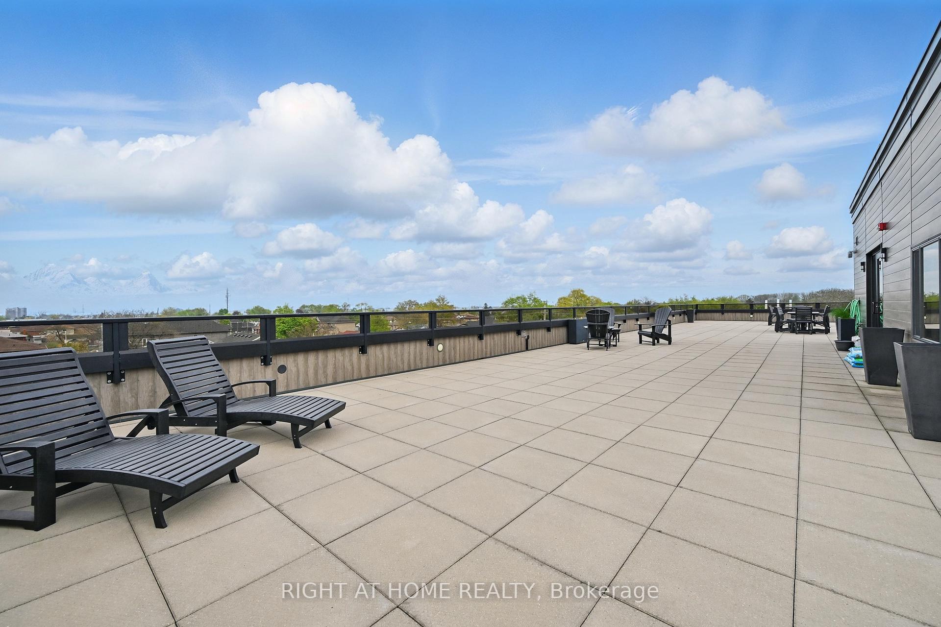 1 Bedroom Condo at 257 Millen, Hamilton For sale