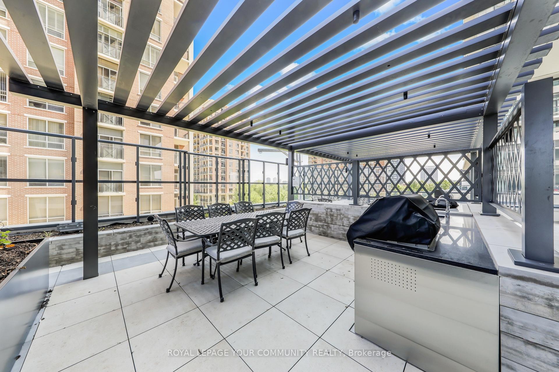 3 Bedrooms Condo at 10 Inn On The Park, Toronto For sale