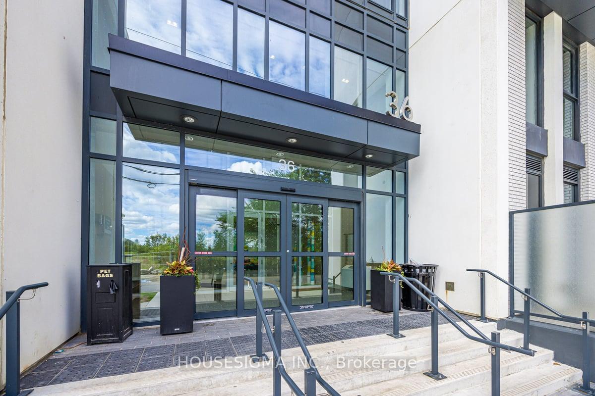 3 Bedrooms Condo at 36 Zorra,  Toronto For sale