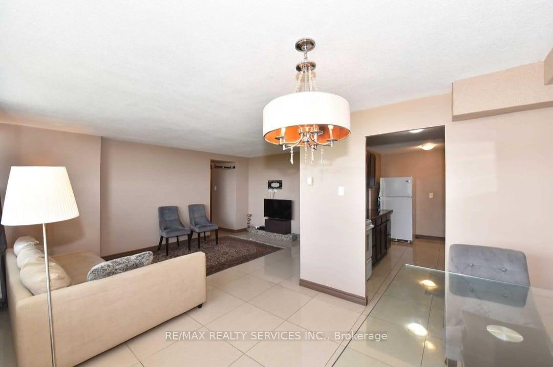 2 Bedrooms Condo at 270 PALMDALE,  Toronto For sale