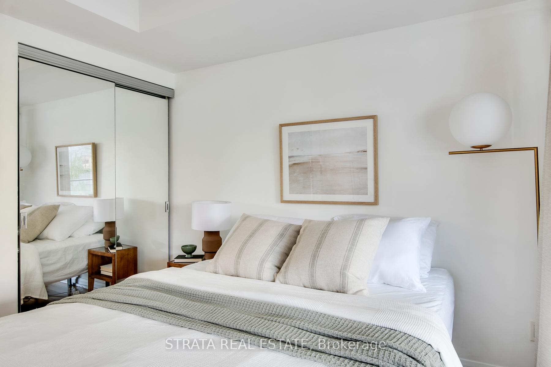1 Bedroom Condo at 111 Elizabeth, Toronto For sale