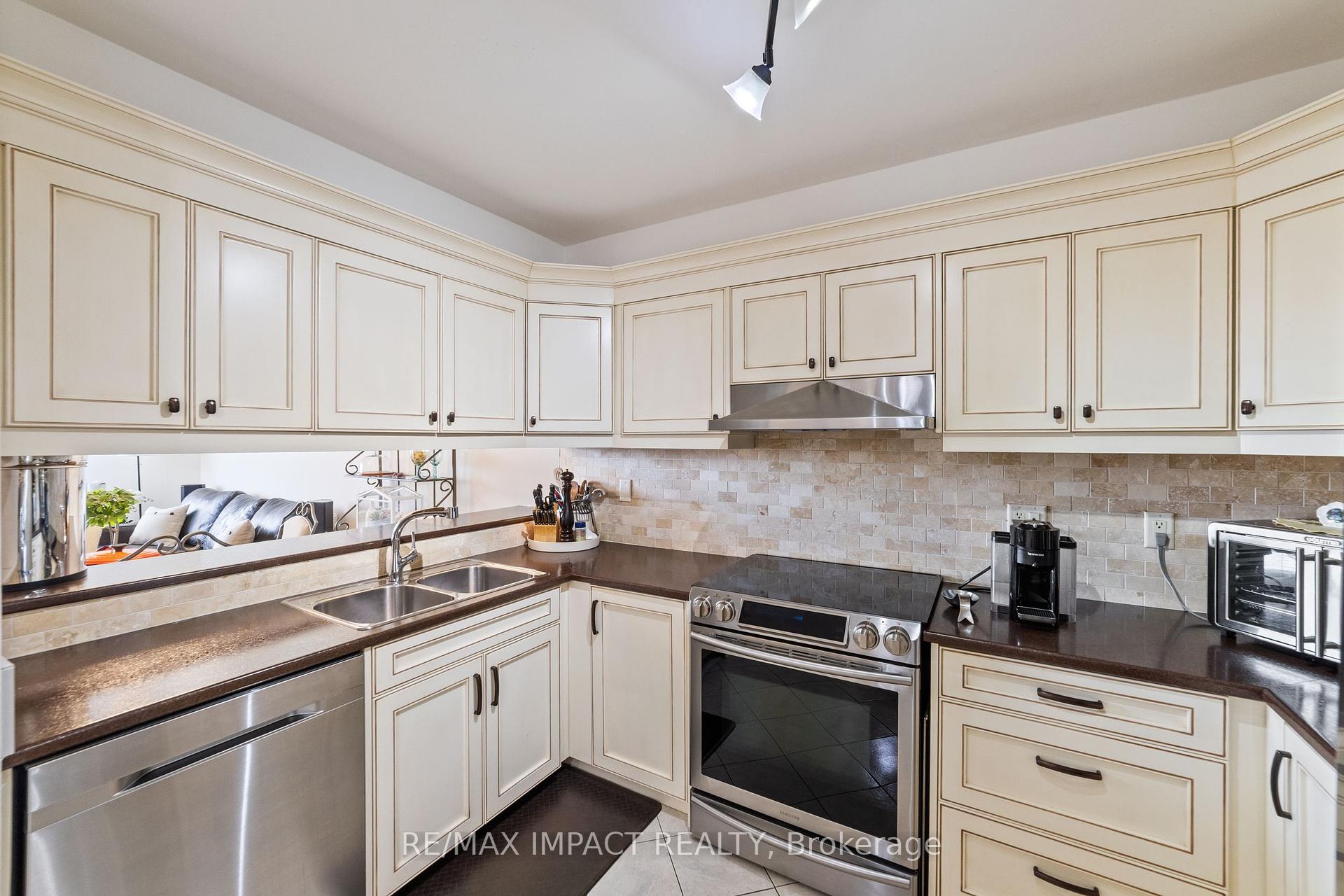 2 Bedrooms Condo at 234 Albion, Toronto For sale