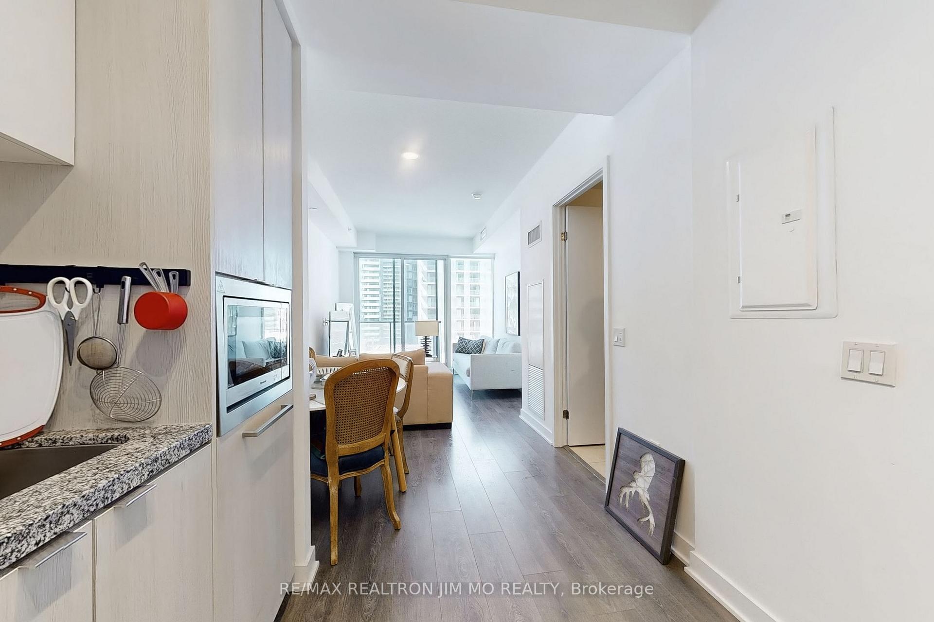 1 Bedroom Condo at 125 Blue Jays,  Toronto For sale