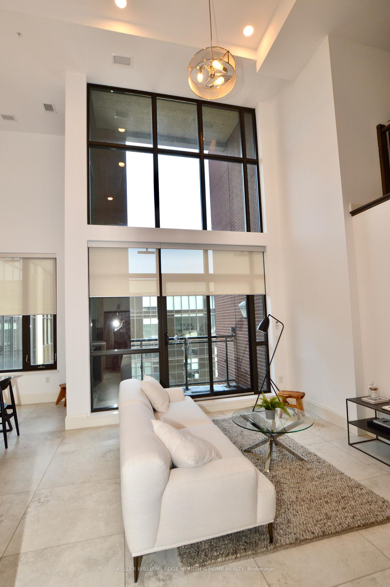2 Bedrooms Condo at 112 King,  Hamilton For sale
