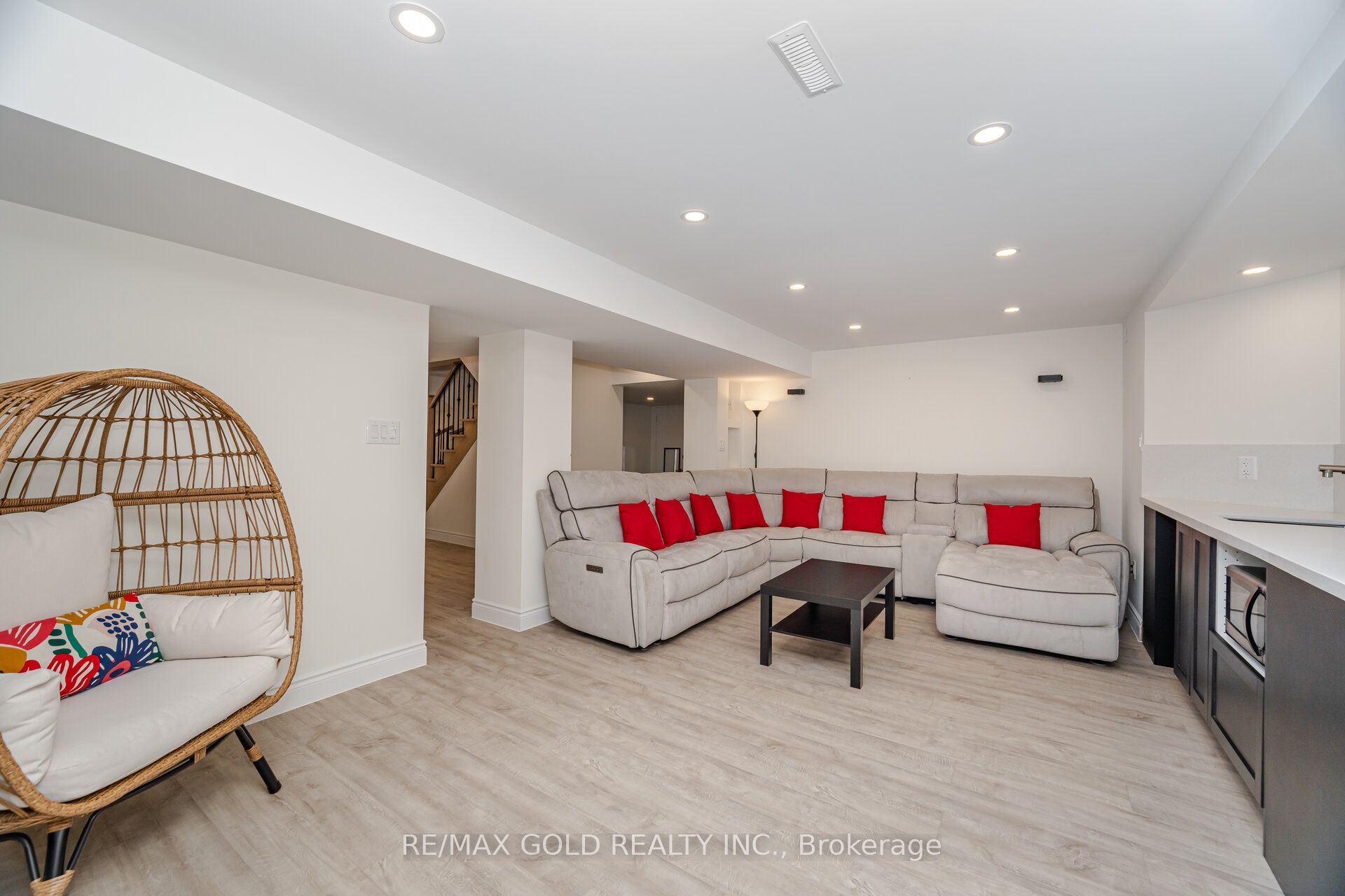 55 Royal Valley Drive