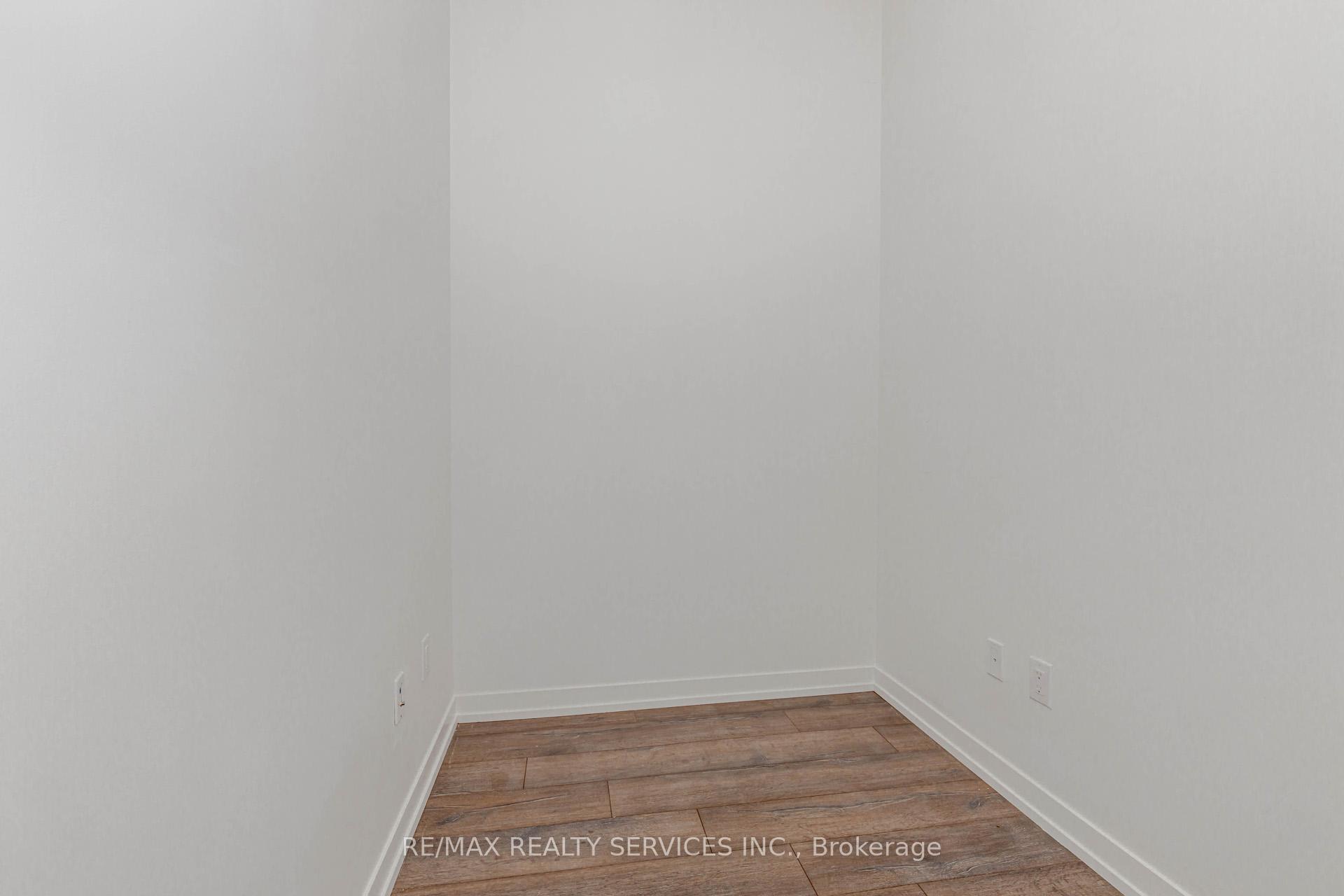 2 Bedrooms Condo at 2520 Eglington,  Mississauga For sale