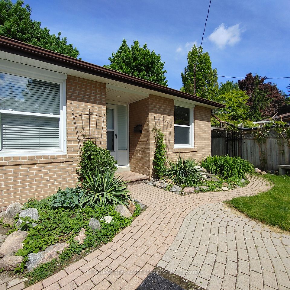 99 Woodpark Place