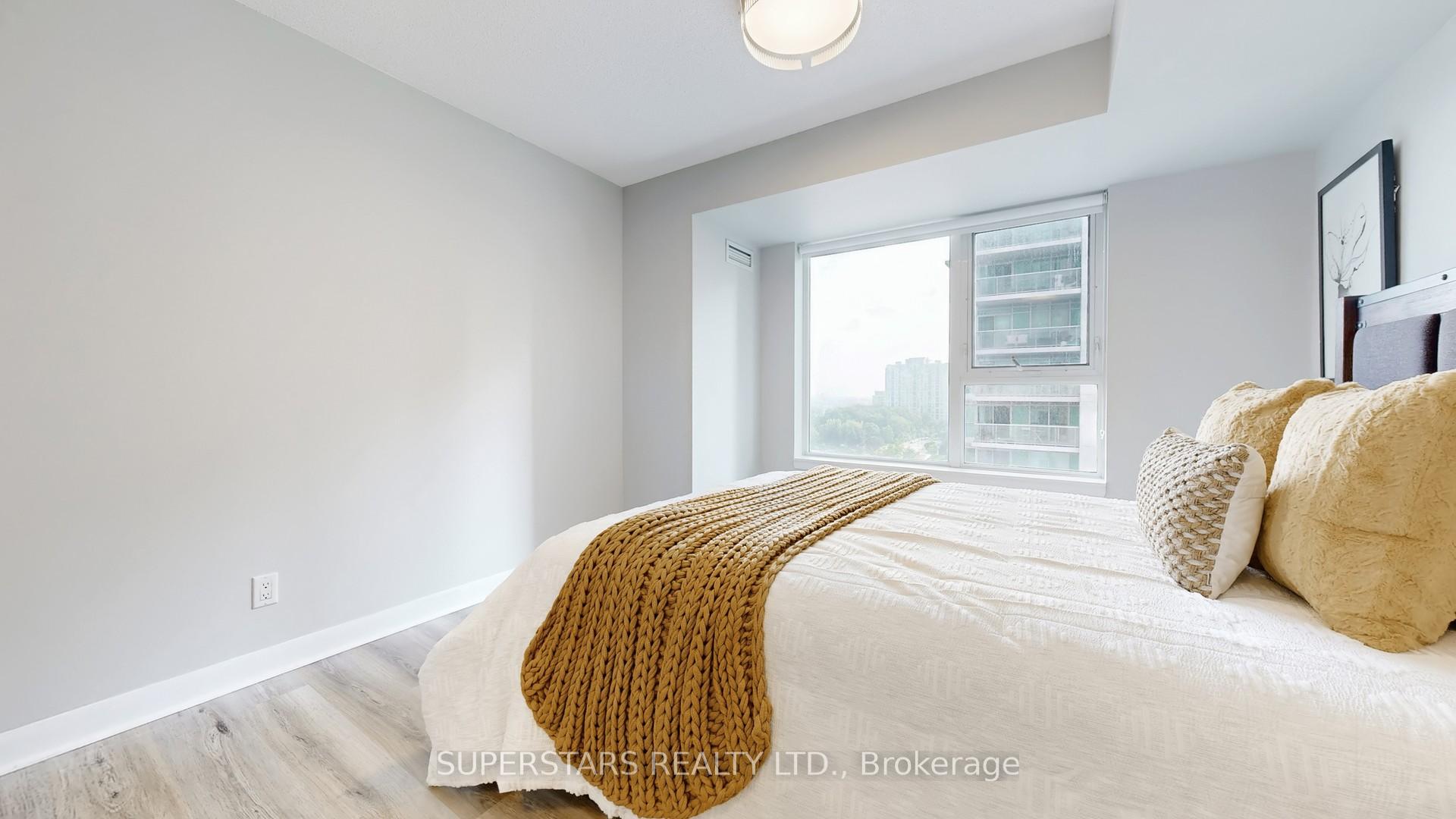 2 Bedrooms Condo at 25 Town Centre, Toronto For sale