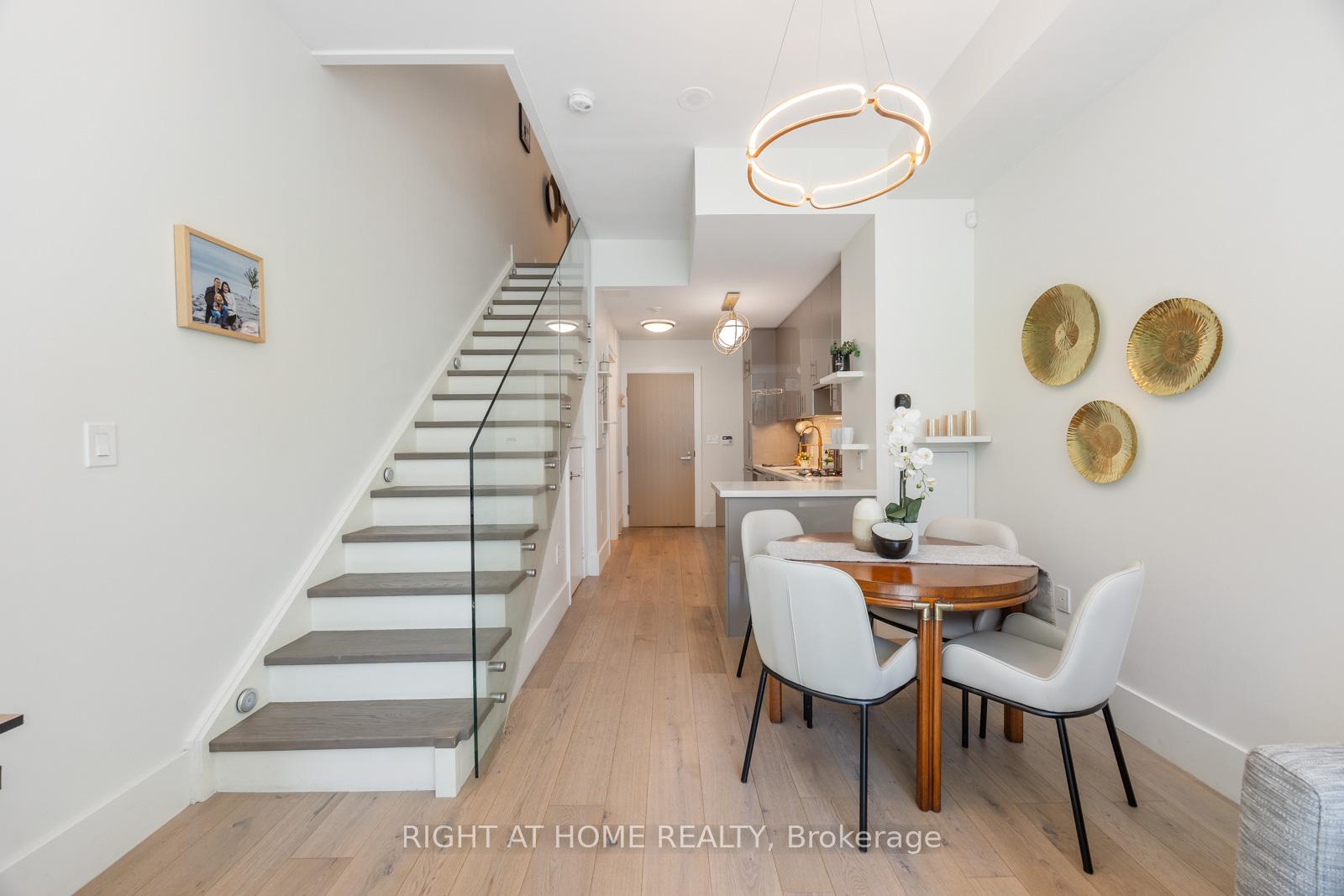 2 Bedrooms Condo at 39 Queens, Toronto For sale