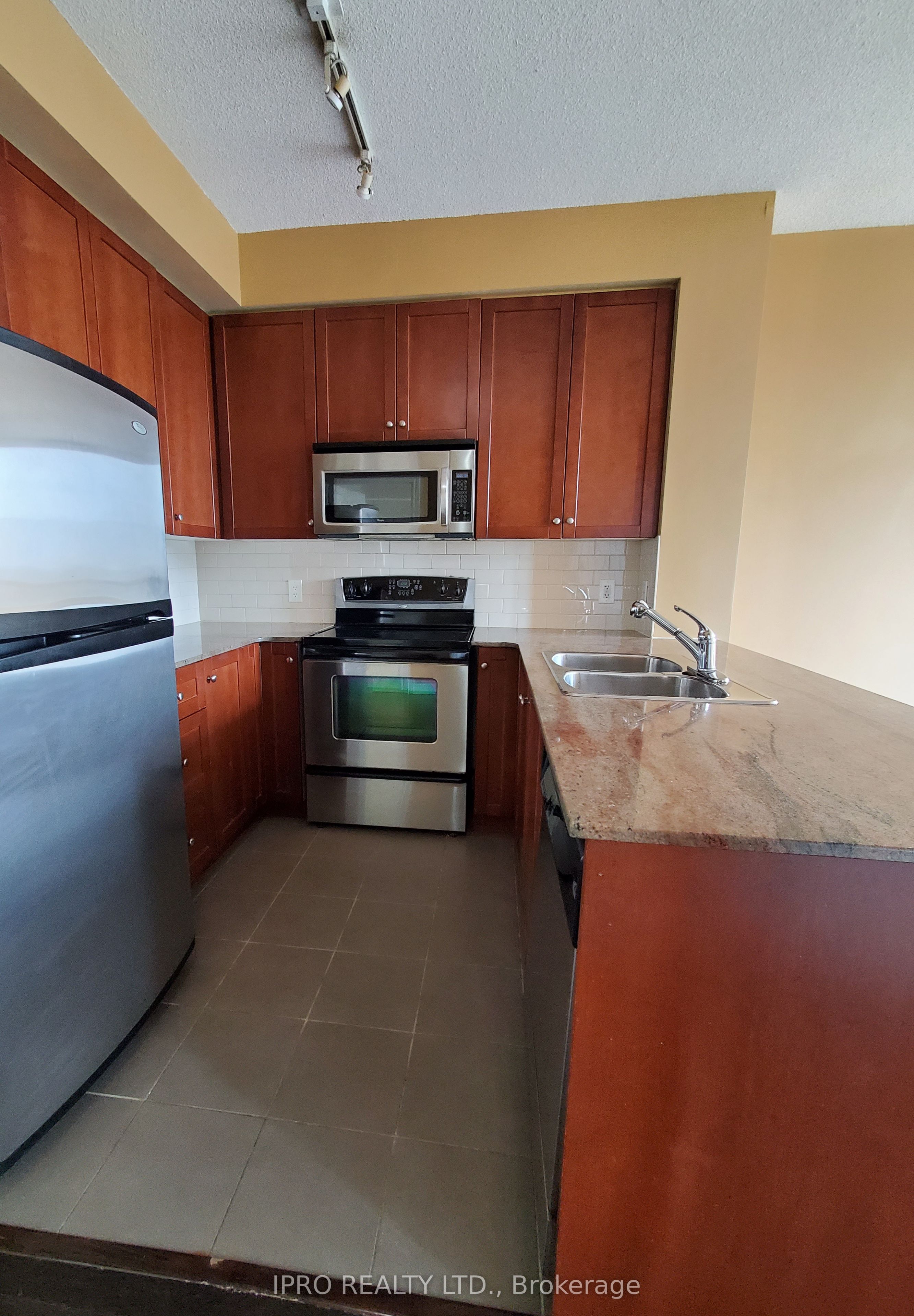 3504 Hurontario Street, #1001