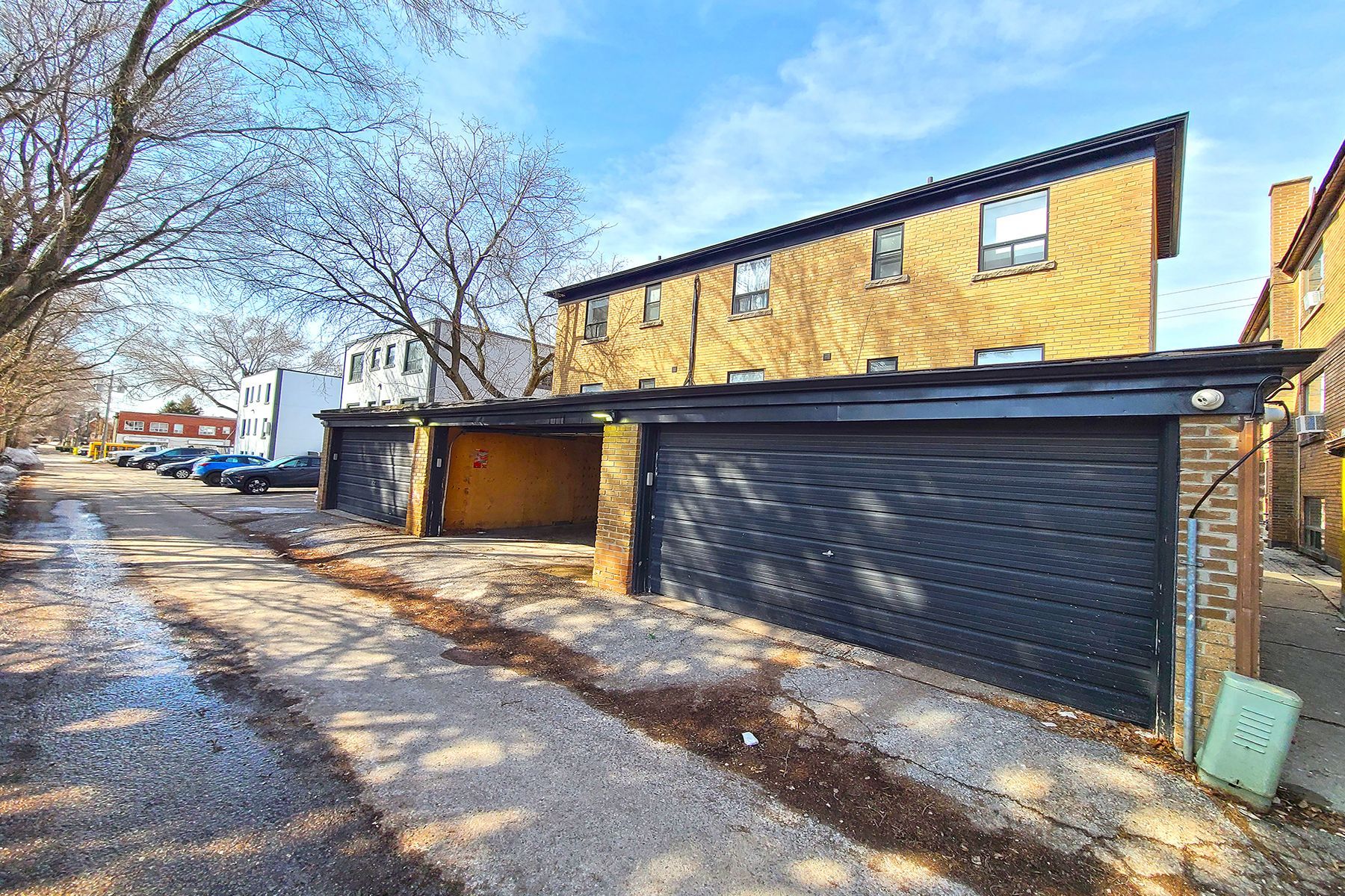 2901 St Clair Avenue E 10
