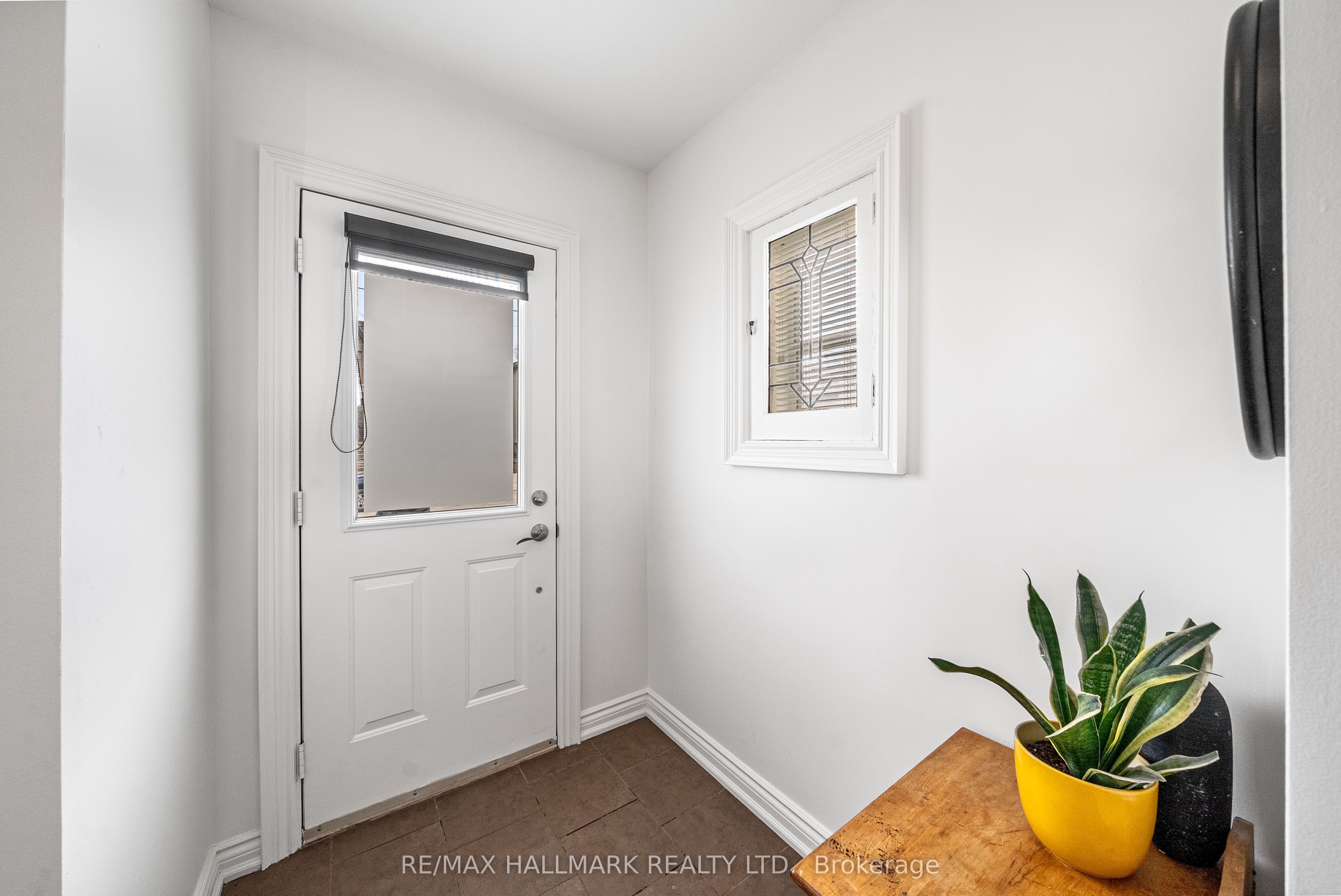 364 Deloraine Avenue, Toronto, ON M5M 2B6