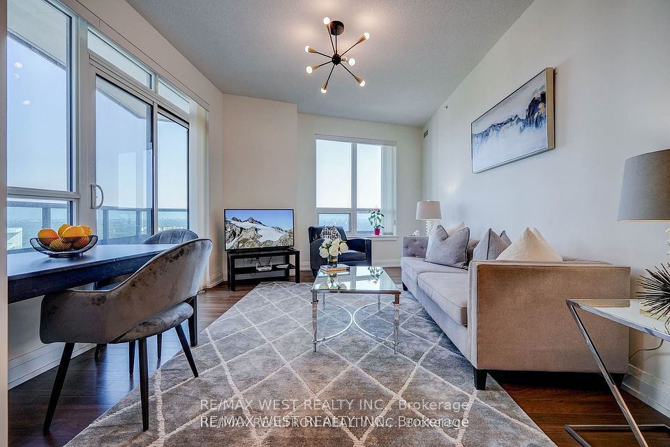 7161 Yonge