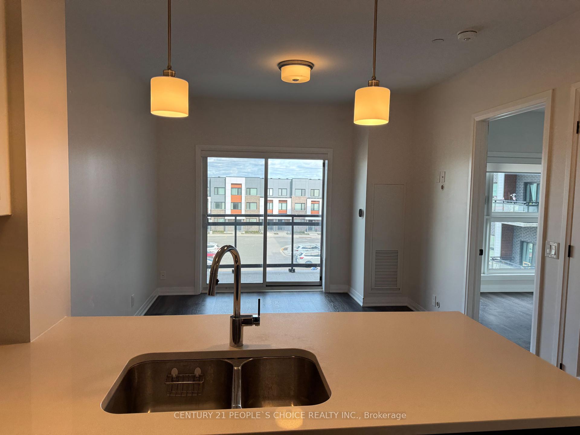 2 Bedrooms Condo at 102 Grovewood Common, Oakville For sale
