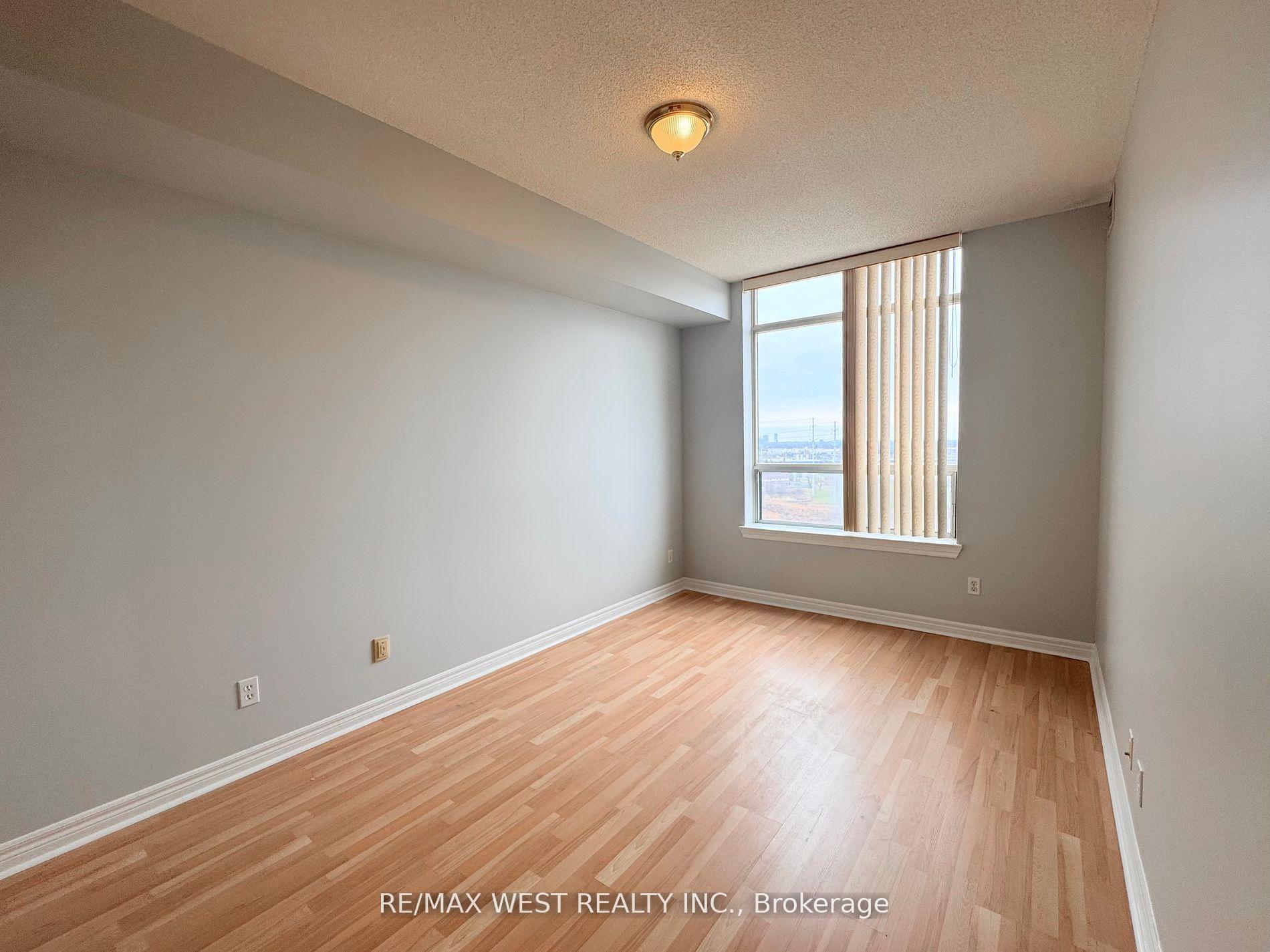 2 Bedrooms Condo at 1700 Eglinton, Toronto For sale