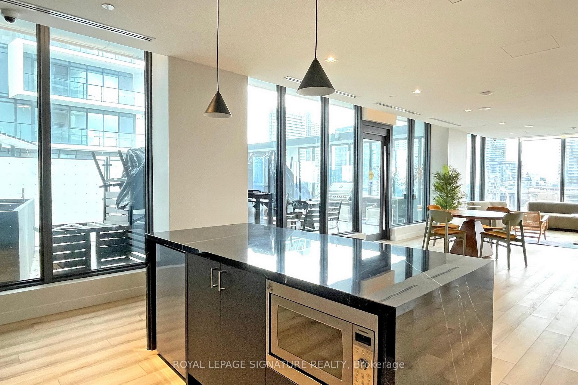 2 Bedrooms Condo at 9 Tecumseth, Toronto For sale