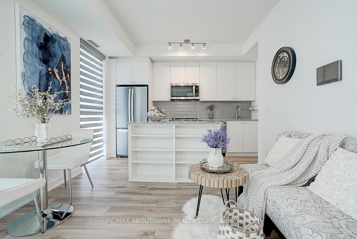 1 Bedroom Condo at 335 Wheat Boom,  Oakville For sale