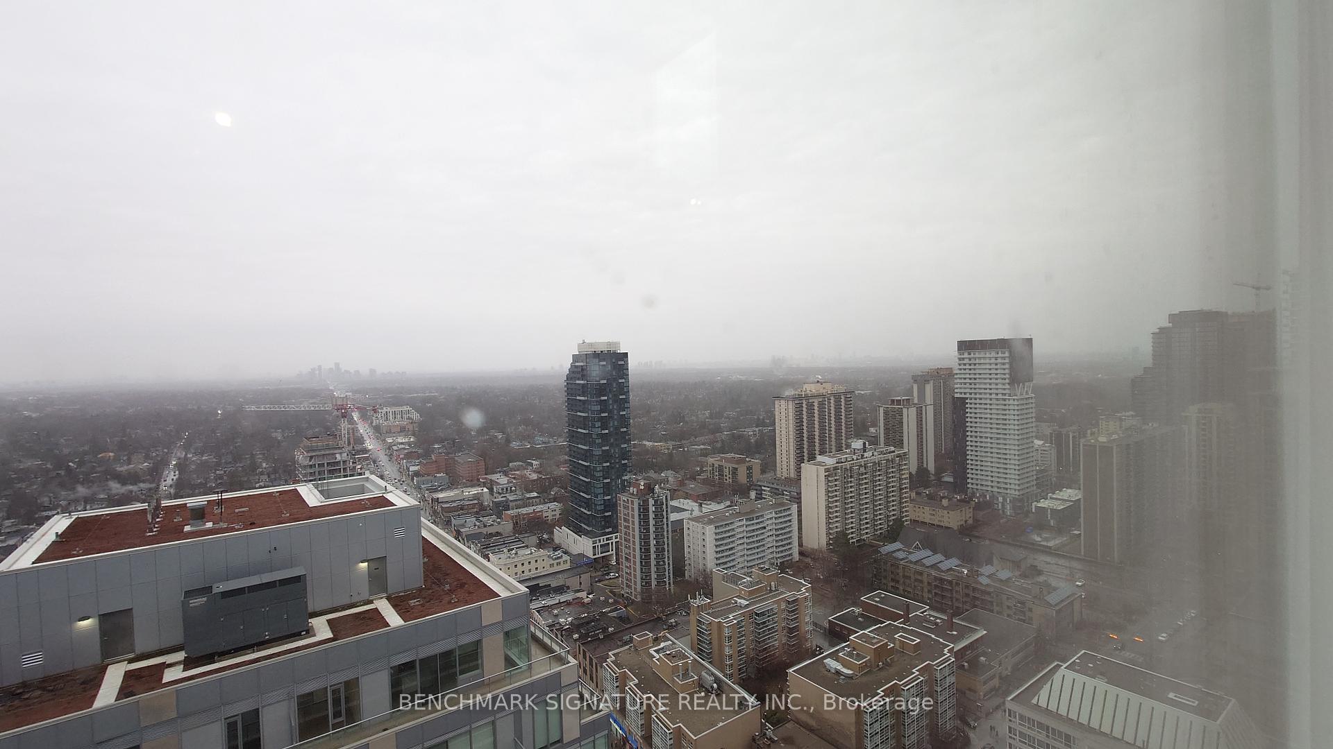 3 Bedrooms Condo at 33 Helendale, Toronto For sale