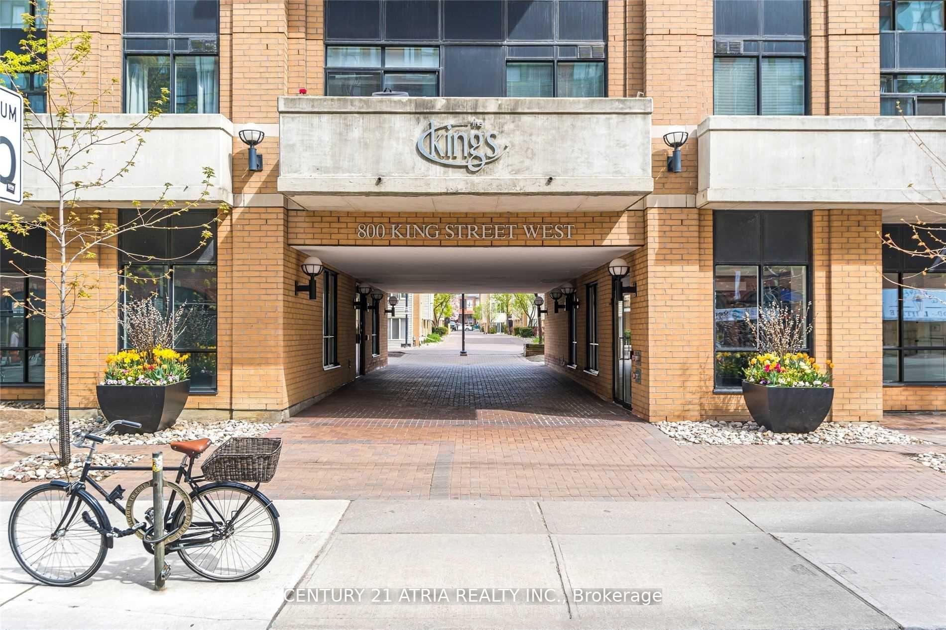 2 Bedrooms Condo at 800 King, Toronto For sale