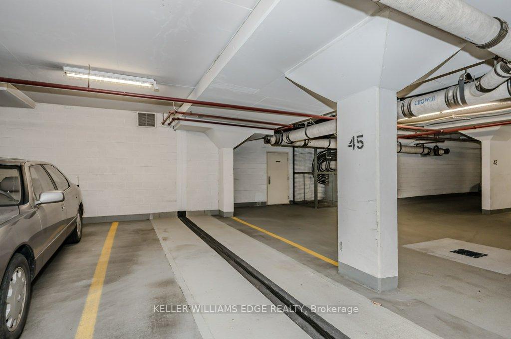 2 Bedrooms Condo at 1150 Parkwest, Mississauga For sale