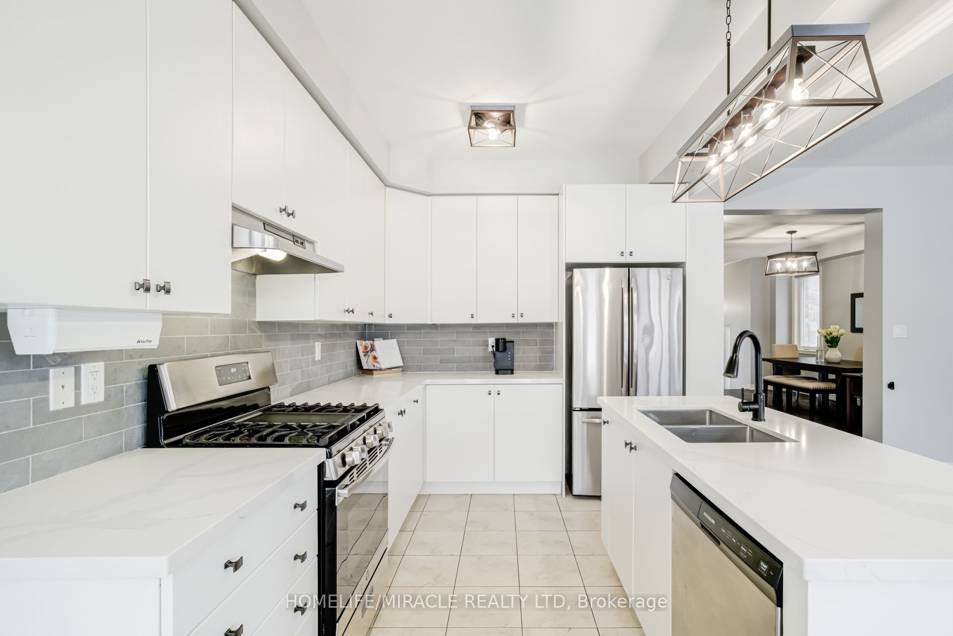 36 Hoard Avenue N