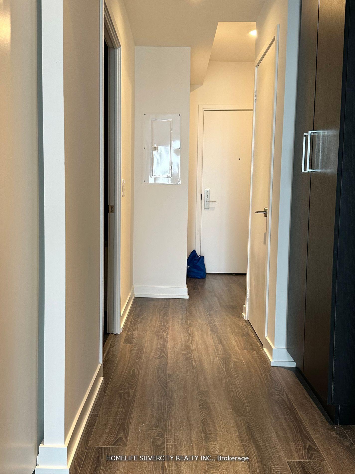 2 Bedrooms Condo at 20 Edward, Toronto For sale
