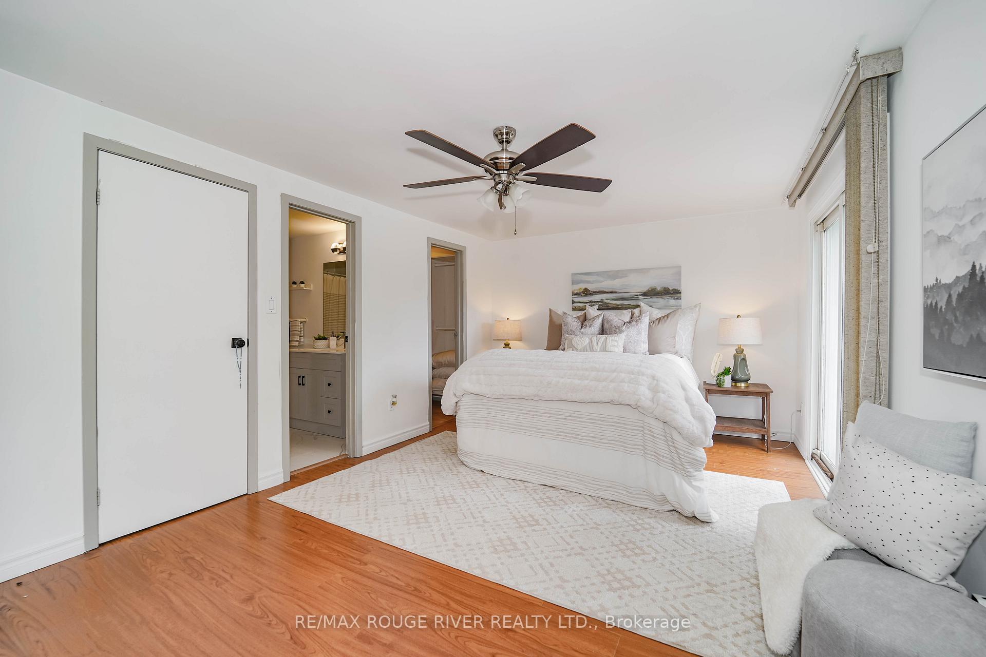 3 Bedrooms Condo at 100 Bridletowne, Toronto For sale