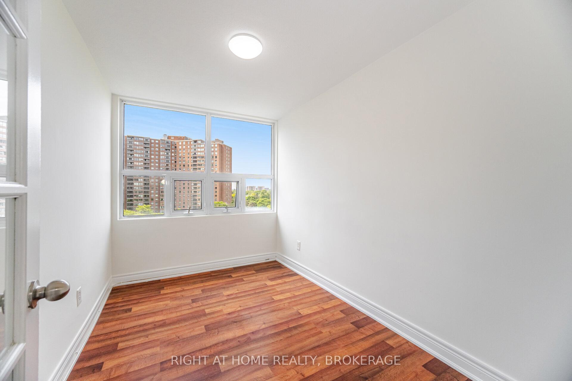 3 Bedrooms Condo at 714 The West Mall, Toronto For sale