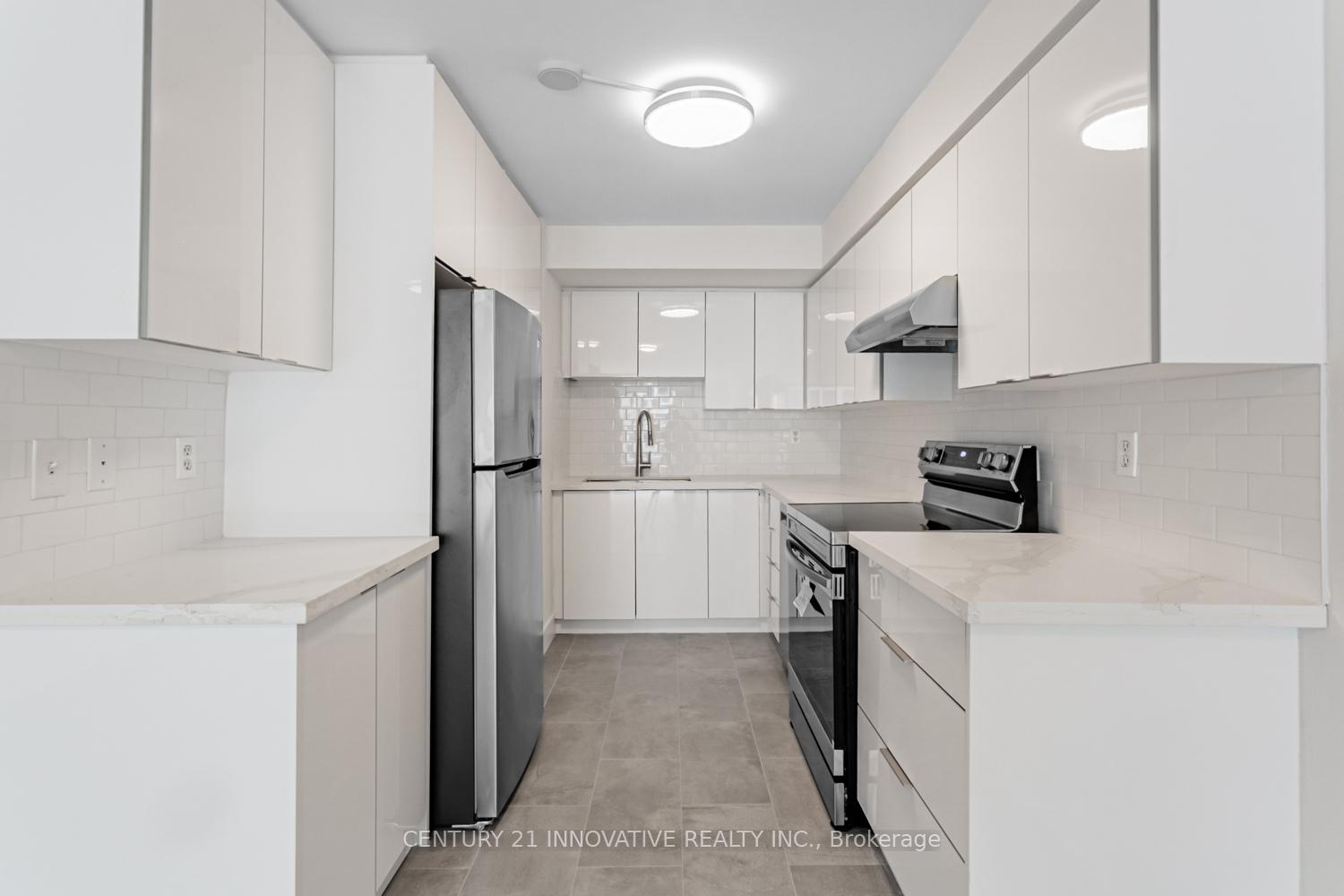 3 Bedrooms Condo at 188 Spadina, Toronto For sale