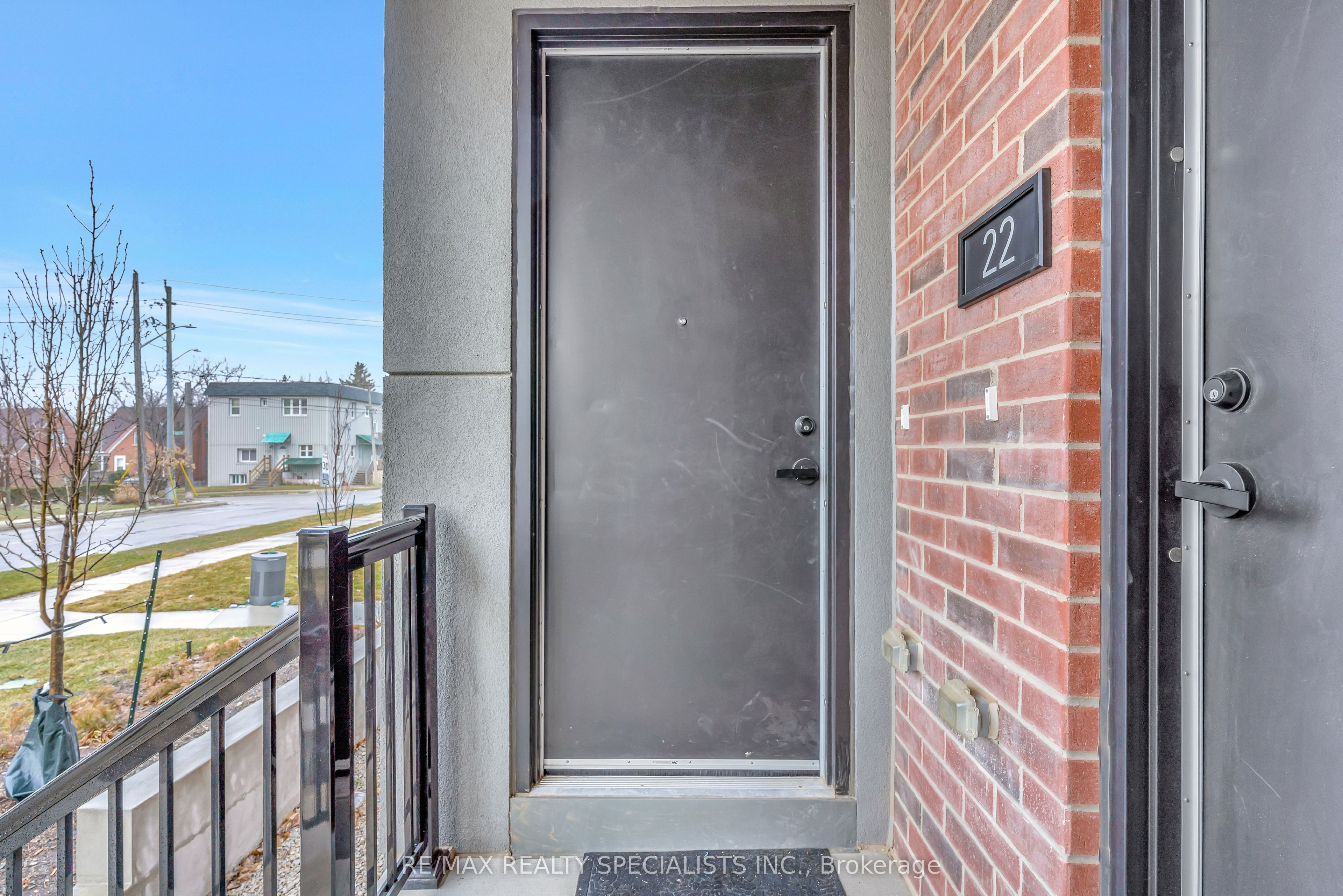 99 Roger Street, #21