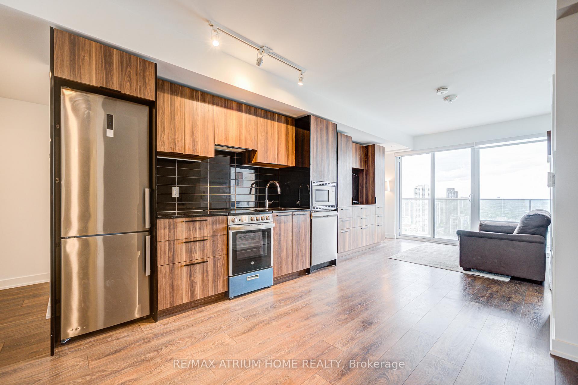 2 Bedrooms Condo at 501 Yonge, Toronto For sale