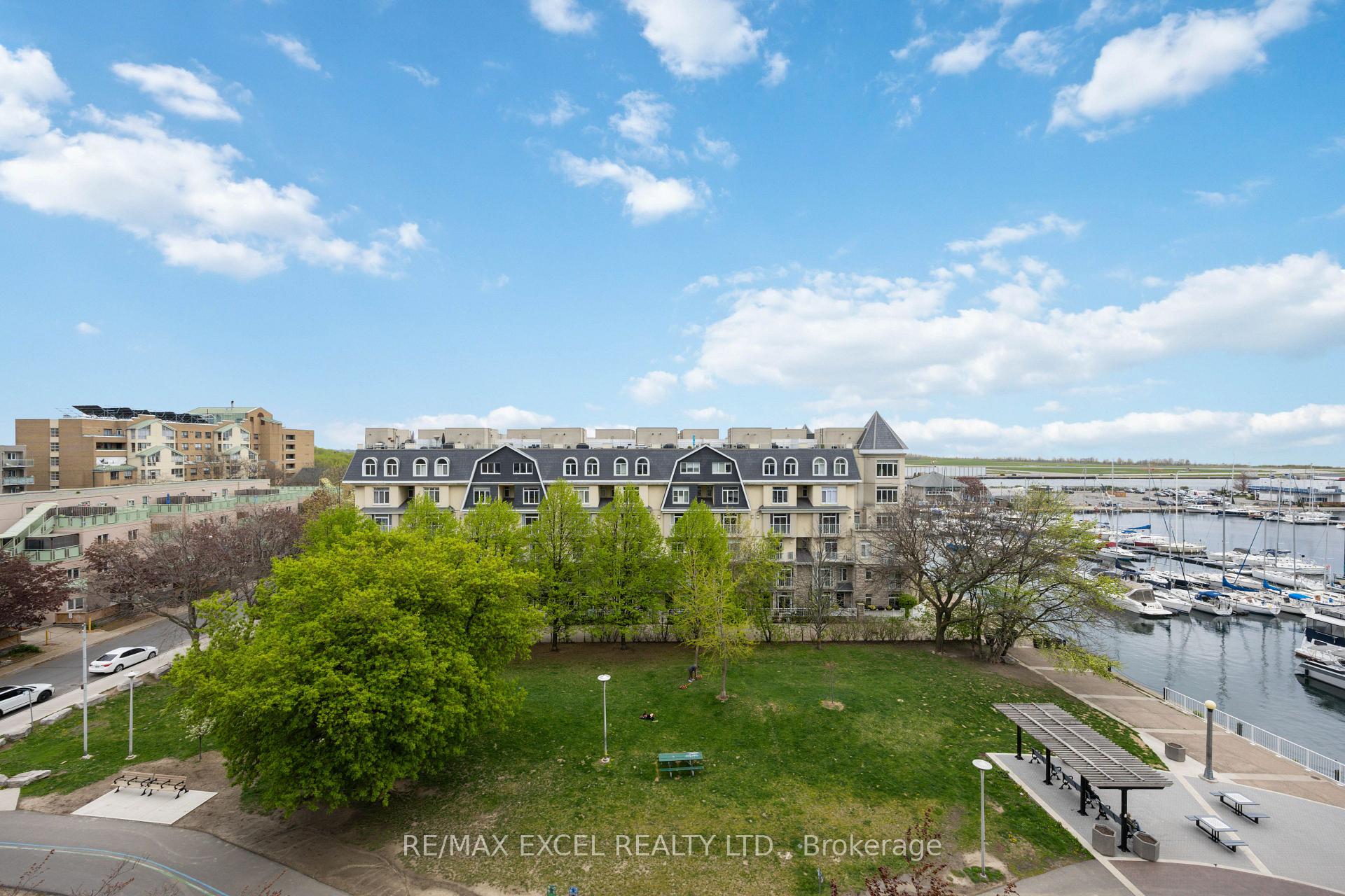 2 Bedrooms Condo at 90 Stadium, Toronto For sale